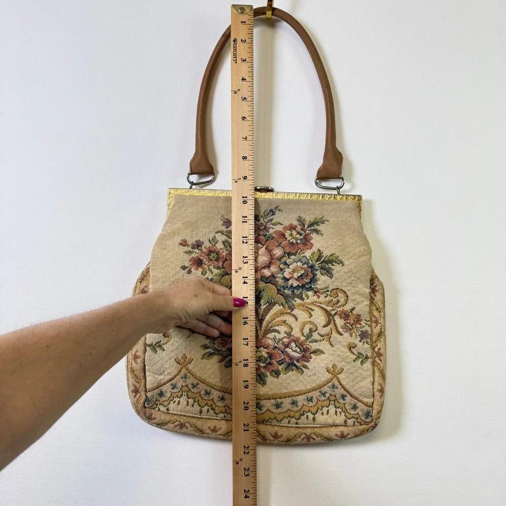 Vintage Beige Floral Tapestry Needlepoint Kiss Lock Shoulder Bag Medium
